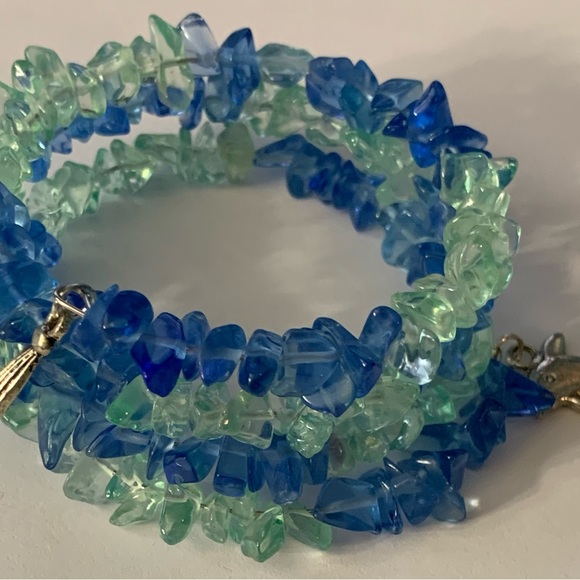 3” Triple Strand Blue Green Glass Chip Memory Wire Dolphin Bracelet Brand New - Picture 9 of 9